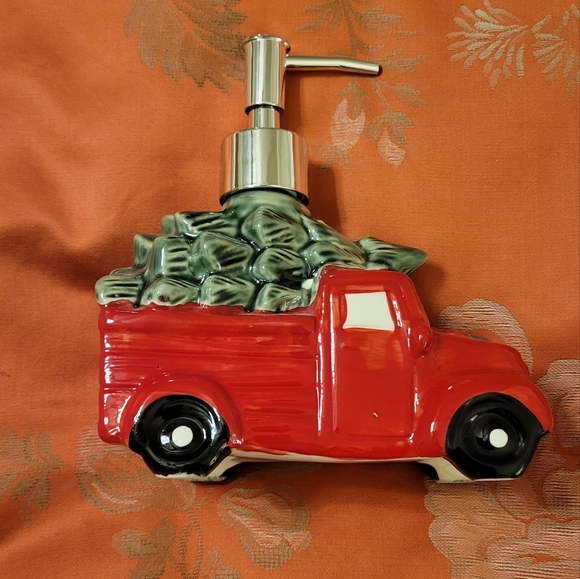 Red Truck Christmas Soap Dispenser - Picture 4 of 5